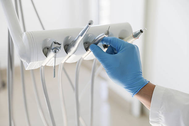 Professional Emergency Dentist technician working in Mount Plymouth, FL